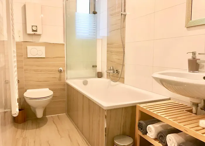 Lägenhet Modern 2 4 Beds
